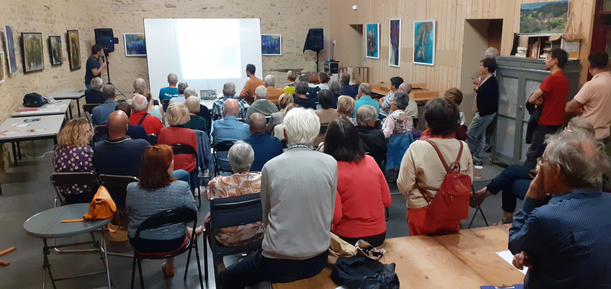 Une assemblée attentive